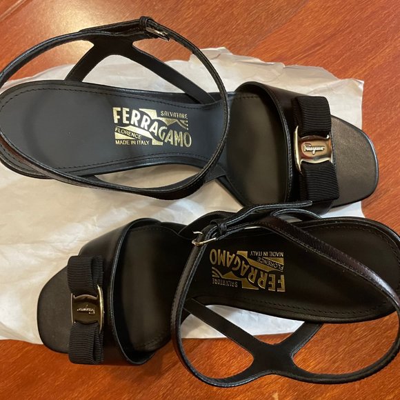 Ferragamo Gabriela Vara Bow Ankle Strap High Heel Sandals - Picture 8 of 9